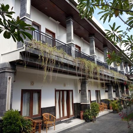 Surya Inn Кута Екстер'єр фото