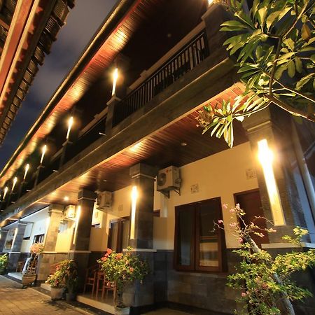 Surya Inn Кута Екстер'єр фото