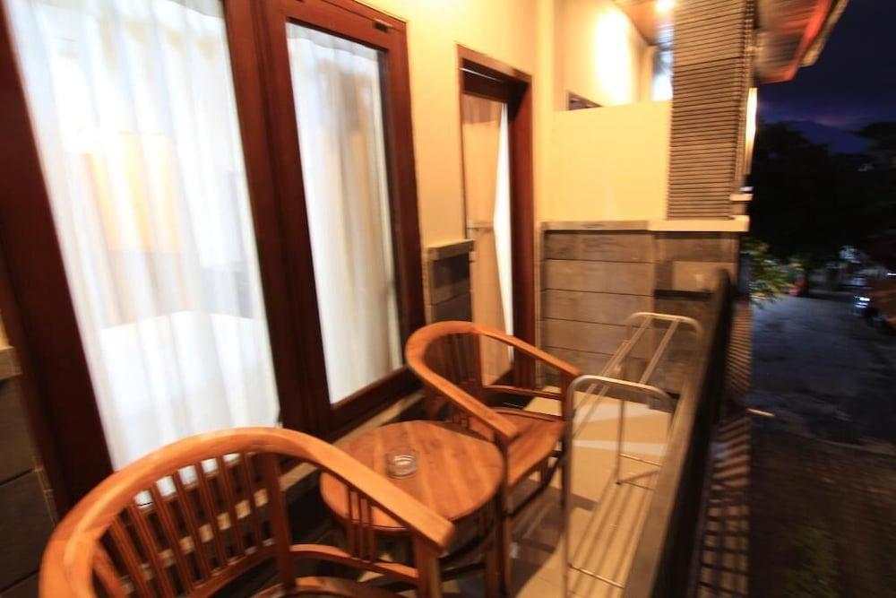 Surya Inn Кута Екстер'єр фото