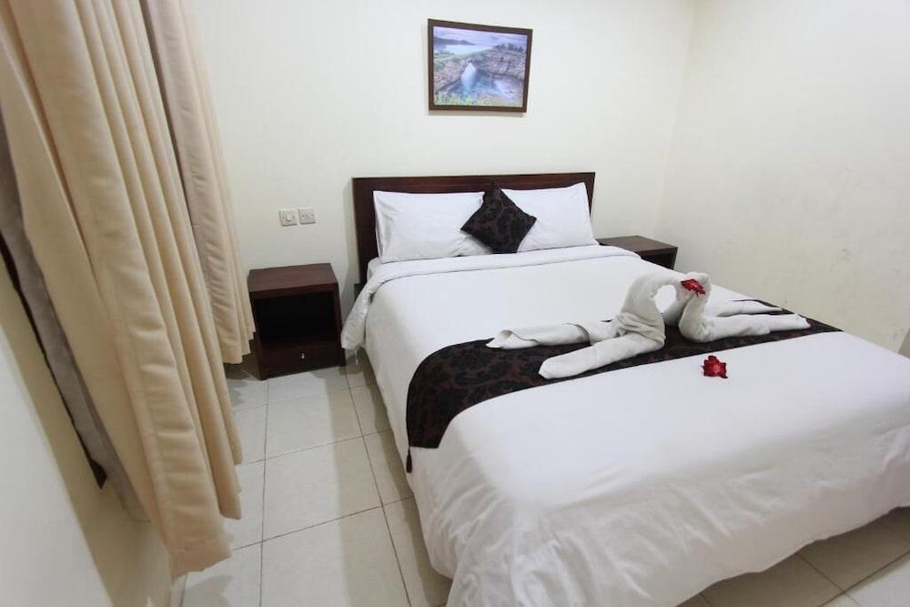 Surya Inn Кута Екстер'єр фото