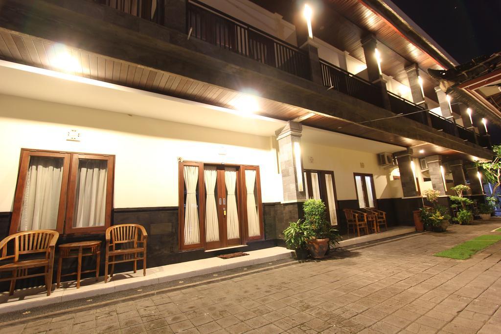 Surya Inn Кута Екстер'єр фото