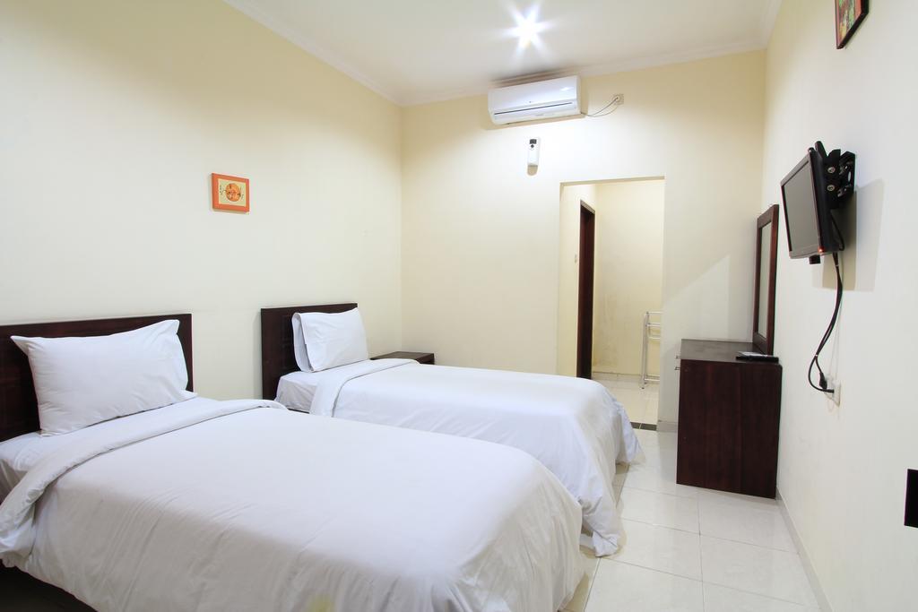 Surya Inn Кута Екстер'єр фото