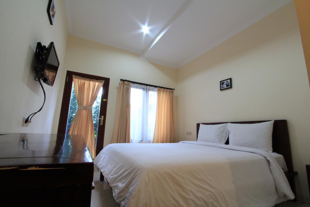 Surya Inn Кута Екстер'єр фото