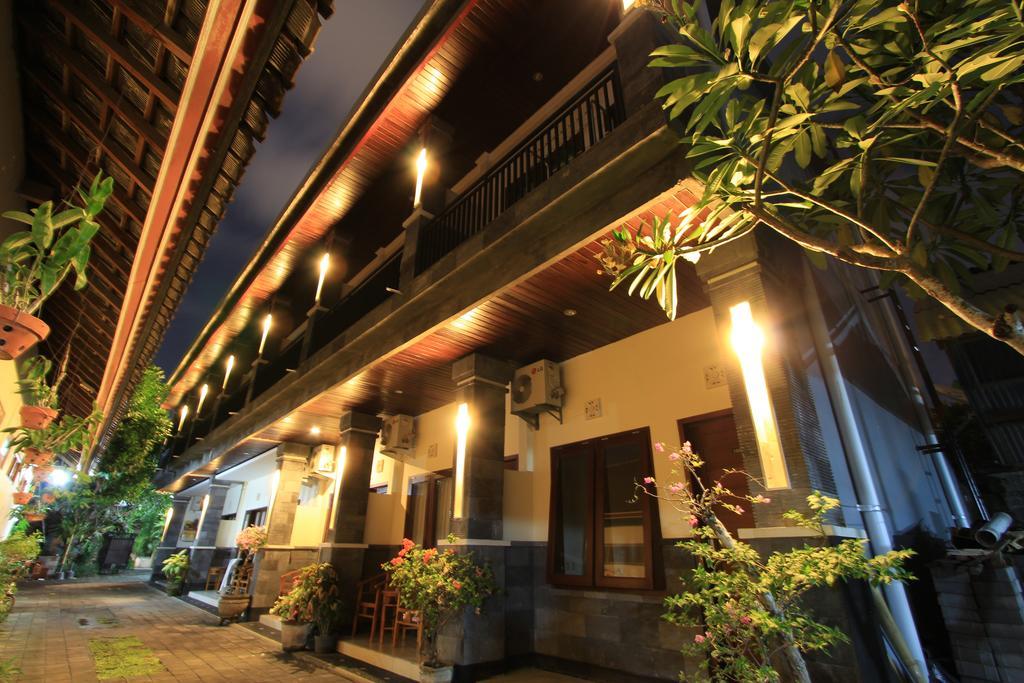 Surya Inn Кута Екстер'єр фото