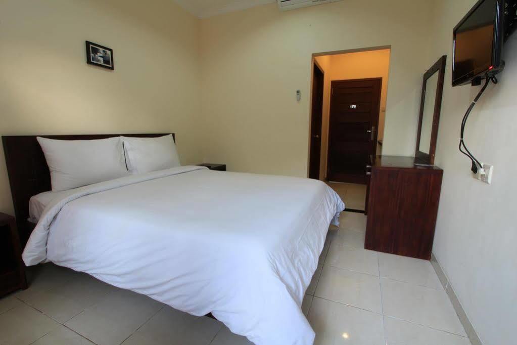 Surya Inn Кута Екстер'єр фото