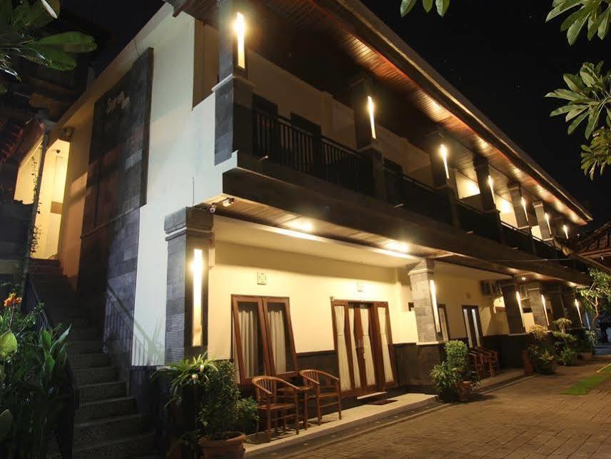 Surya Inn Кута Екстер'єр фото