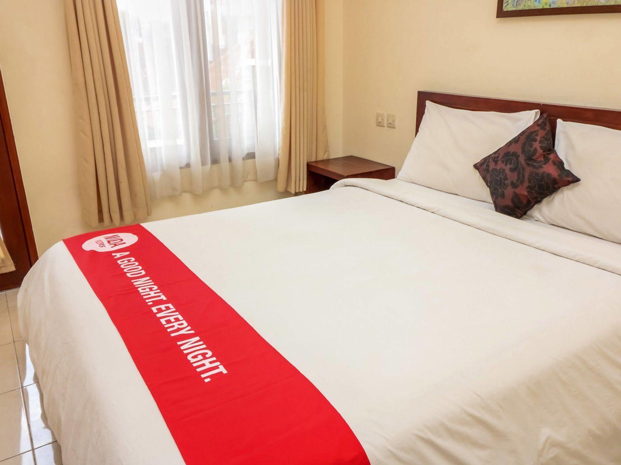 Surya Inn Кута Екстер'єр фото